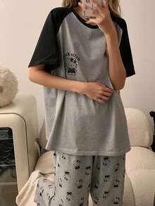 Sanrio 2 件套女士 Hello Kitty 卡通印花短袖 T 恤和睡裤，舒适宽松，适合所有季节 - 灰色 - 查看 4