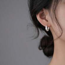 1 Pair Fashion Curved Silver Geometric Earrings, Suitable For Women's Daily Wear