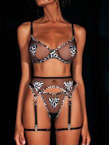 Heart Contrast Mesh Leopard Garter Lingerie Bra And Panties Set - Black - View 1