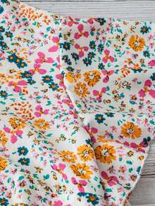 Women Ditsy Floral Round Neck Short Sleeve Blouse, Spring/Summer Vacation - Multicolor - View 3