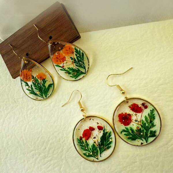 1 Pair Fresh Floral Resin Leaf Design Earrings, Elegant Drop Dried Flower Circle Earrings, Suitable Gift For Women On Festivals Or Parties