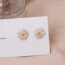Sterling Silver Crystal Daisy Flower Earrings, Suitable For Daily Wear - Yellow Gold - View 4