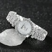 2 pièces Montre à cadran romain casual mode femme avec diamants complets et ensemble d'accessoires de bijoux. Ensemble de bracelets strass mode. Parfait pour les célébrations de mariage, les cadeaux d'entreprise, les réunions annuelles, les cadeaux pour employés, les femmes d'affaires haut de gamme, les tenues quotidiennes, les cadeaux d'anniversaire, les fêtes de vacances, les fêtes, les vacances à la plage, les cadeaux de la Saint-Valentin, les femmes, la famille, les amis, les mères, les étudiants, les adolescents, les filles - le cadeau parfait