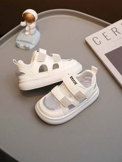 Sandálias esportivas antiderrapantes respiráveis para bebês, com solado macio, verão 2025