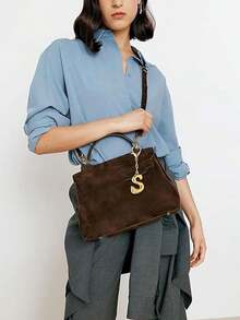 1pc Bubble Letters Cute Necklace Pendant Bag Pendant-Lucky Crystal Pendant, Alphabet Letters A-Z, Shiny Alloy Bag And Backpack Pendant-Perfect Gift For Birthdays And Special Occasions, Key Chain Ring Bag Backpack Pendant Car Pendant Gift For Ladies And Girls, Wallet And Handbag Accessories. - Gold - View 4