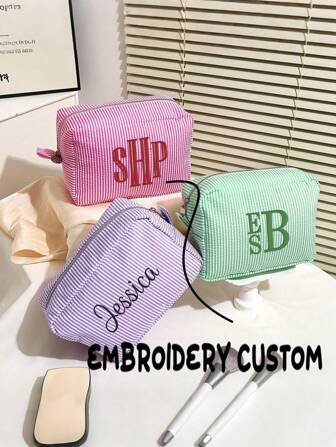 1 gepersonaliseerde make-uptas met geborduurde letters en naam in Pinyin-bubbelvorm, waterdichte, draagbare cosmetische tas, toilettas, cadeau voor koppels, vrienden, dochters, moeders, vriendinnen, koppels, organizer voor maandverband, multifunctioneel, universeel, grote capaciteit, veelzijdig, multifunctioneel, kleurrijk, schattig, schattig, gecontracteerd, grappig, kawaii, Y2K, minimalistisch, woon-werkverkeer, zakelijk casual, basics, op maat gemaakt, gepersonaliseerd, uniek, aangepast, ideale cadeaus voor hem, ideale cadeaus voor haar, haar, familie, vrienden, vriendin, voor jubilea, voor verjaardagen, voor vakantie, voor buiten, uitstapjes, reizen, wandelen, stadion, sport, klimmen, voor zaken, woon-werkverkeer, werk, kantoor, schoolspullen, terug naar school, schoolcadeau, voor kantoor, voor school, voor klaslokaal, voor cadeaus voor leraren, voor universiteit, voor collega's, voor slaapzalen, voor leraren, voor jongens en meisjes, voor Tieners, middelbare scholieren, middelbare