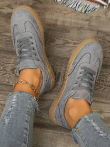 2025 New Flat Platform Lace-Up Sneakers, Fashion Versatile Skater Shoes With Casual College Style For Plus Size Women