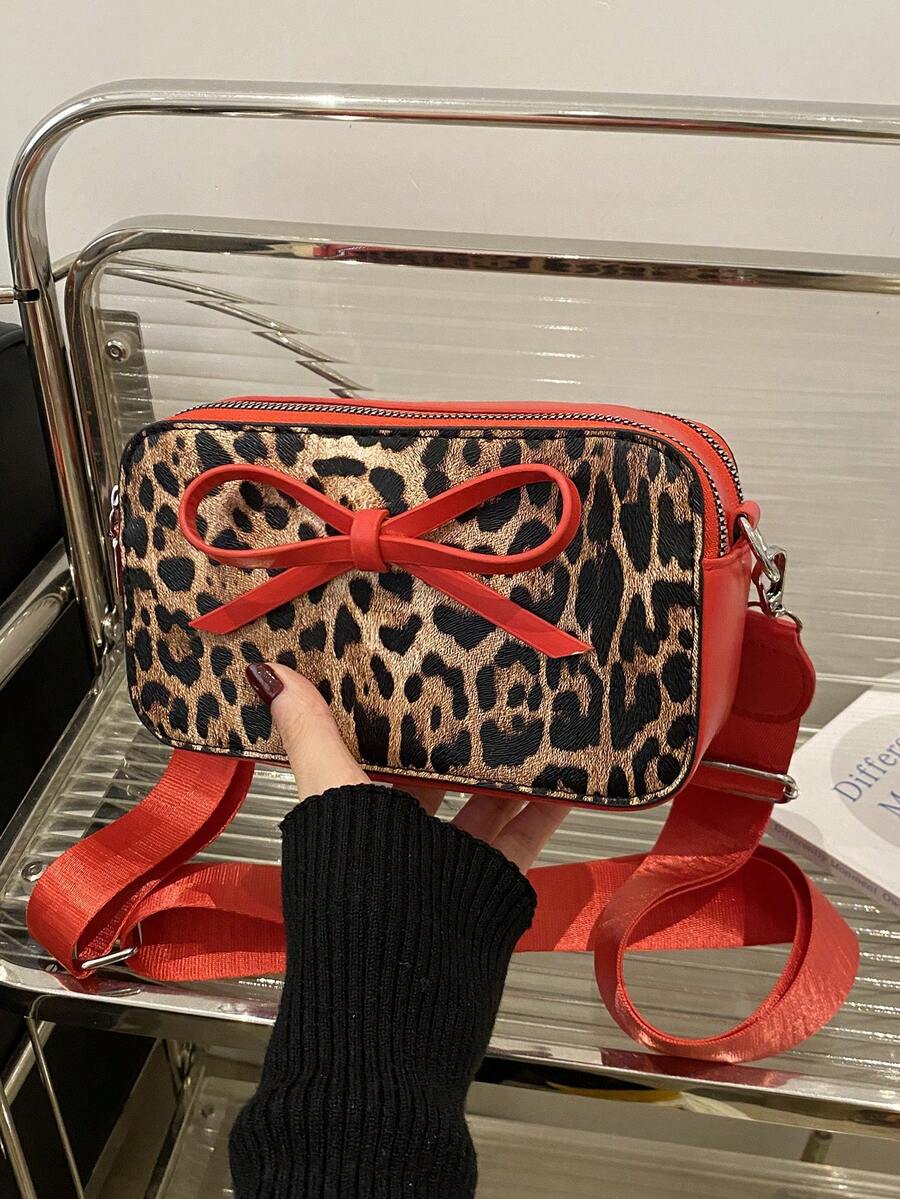 Túi đeo vai máy ảnh họa tiết da báo cổ điển thời trang mới, trang trí nơ, màu trơn, dây đeo vai điều chỉnh được, hình vuông, phù hợp cho các bạn nữ trẻ, sinh viên đại học, người mới bắt đầu, nhân viên văn phòng đi mua sắm, hoàn hảo cho văn phòng, trường đại học, công việc, kinh doanh, đi lại và các dịp khác. Ví nữ họa tiết da báo mùa thu/đông mới.
