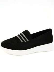 Tenis blancos casuales y ligeros para mujeres, zapatos de enfermería versátiles y sin fatiga, tipo slip-on, ideales para usar con vestidos - Negro - Ver 6