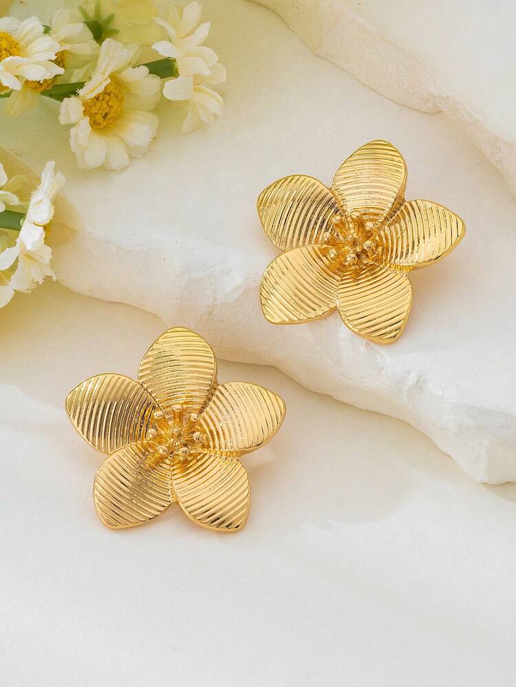 1pair Vintage Summer Refreshing Vacation Style Golden Five Petal Flower Stud Earrings For Women - Yellow Gold - View 2