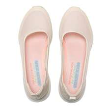 Skechers 104199-NAT 女士休闲一脚蹬轻便运动鞋，适合日常穿着 - 自然色 - 查看 4