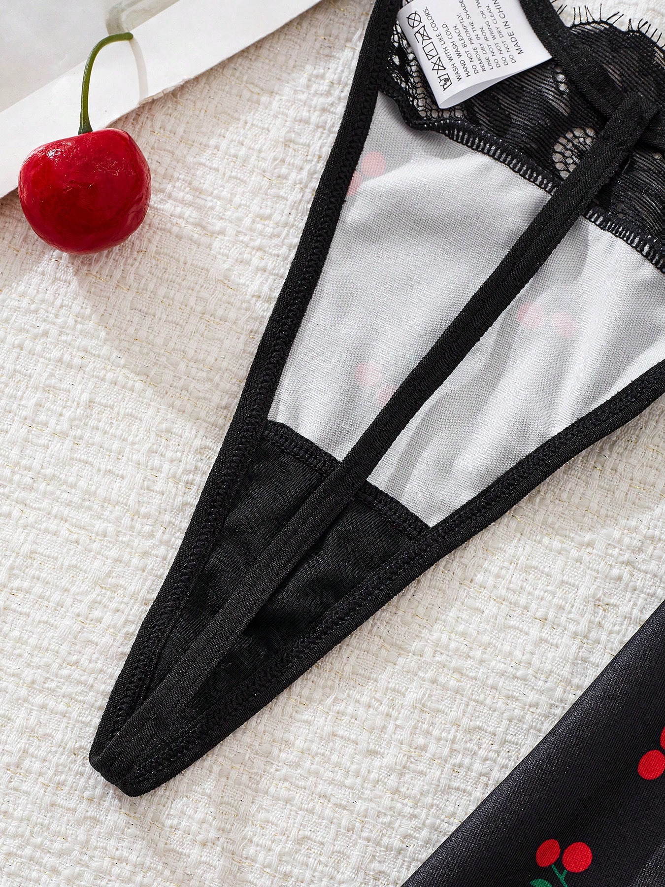 مجموعة ملابس داخلية نسائية مثيرة تتكون من قميص نوم وسروال جي-سترينغ، ريف