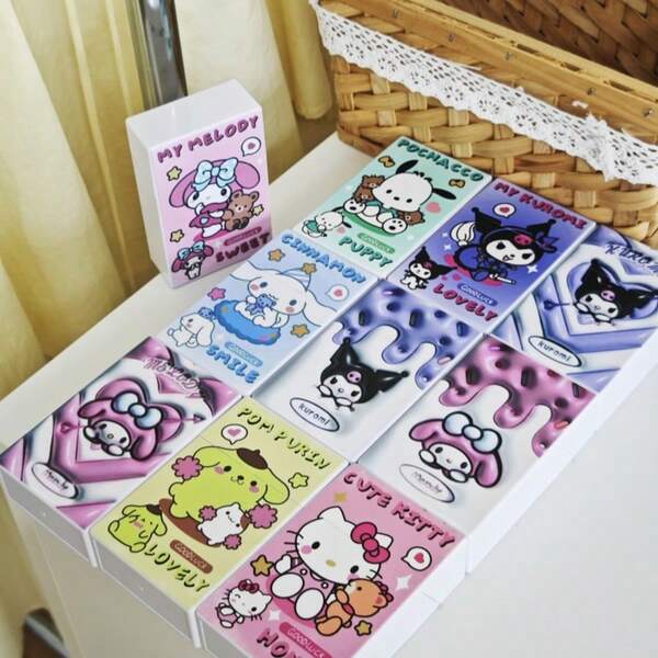 Sanrio 1 pieza Caja de cigarrillos de plástico con tapa abatible del perro Pudding de Sanrio, caja de cigarrillos universal suave y dura, artefacto de cigarrillos oculto, empaquetado como un regalo lindo, estuche de cigarrillos, caja de almacenamiento de conos de hierbas ultra delgada y portátil, accesorios para fumar.