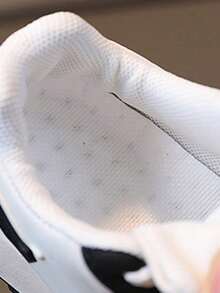 Zapatos de entrenamiento de carreras de los niños Niños personalizados pops zapatos casuales 2024 explosivo niños ins estilo sneakers|Color de colisión blanco y negro + etiqueta digital retro|Kindergarten marea desgaste fresco