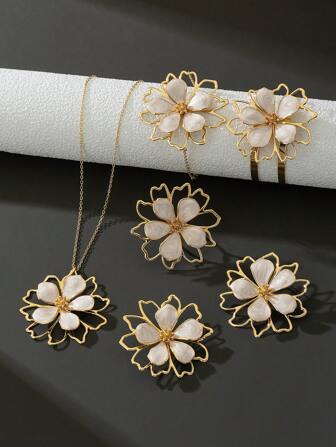 1 套女士首饰套装包括 1 件浪漫精致白色浸染双层 5 瓣花吊坠项链、1 对耳环、1 件戒指、1 件手链、1 件手镯