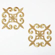 2 piezas Parche bordado calado en dorado con respaldo adhesivo para decoración de ropa - Dorado - Ver 11