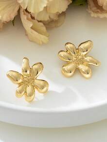 1 Pair Fashionable 3D Golden Flower Stud Earrings, Party Gift For Women - Yellow Gold - View 3
