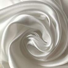 1 件纯色优质缎纹面料，光滑飘逸的涤纶材质，适用于婚礼装饰、新娘礼服、时尚服装和工艺品、装饰纺织品 | 优雅质感 | 优质涤纶