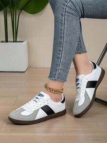 2025 新款男女通用白色系带休闲运动鞋，复古百搭透气轻便跑步鞋，情侣运动鞋