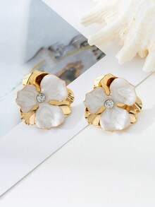 1 Pair Elegant Charming White Enamel Rhinestone Flower Stud Earrings For Women - White - View 3