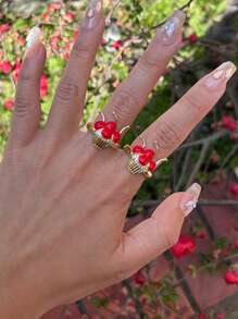 1 pieza Anillo abierto de lujo chapado en oro con marfil de nácar, zirconia y diseño de mariquita roja, adecuado para uso diario y fiestas de mujeres