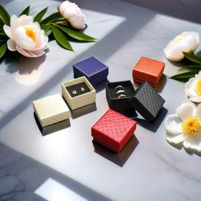 1 pieza Caja de joyería de cuero sintético, caja de embalaje para aretes, anillos, aretes de botón, organizador compacto, para viaje, hogar, regalo para mujeres, hombres, niñas, niños, Navidad, cumpleaños, aniversario, feriado, palabras clave de alta conversión, minimalista, moderno, funcional, , multiusos, uso diario, exhibición de joyería, accesorios pequeños, solución de desorden, empaque de regalo elegante, estiloso, portátil, solución de almacenamiento