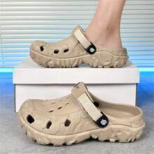 Sandales à enfiler creuses d'hiver pour hommes, nouvelles pantoufles mode casual antidérapantes et durables, chaussures de plage à bout fermé pour l'extérieur, grandes tailles (modèle aléatoire)