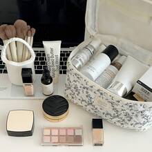 1个黑色迷你碎花女士化妆包，便携大容量口红化妆品收纳包，旅行小型化妆盒配件，化妆刷收纳包，化妆旅行洗漱用品整理包，必备礼品收纳包，拉链配件，美甲，化妆包，化妆袋，化妆包，化妆品收纳包，化妆袋，包，梳妆台，化妆袋，化妆包，包，梳妆台配件，小型化妆包，化妆袋，圣诞礼物，小包，手拿包/小手提包，化妆品收纳包，小包，刷子收纳包，迷你包，大容量包 - 黑與白 - 查看 7