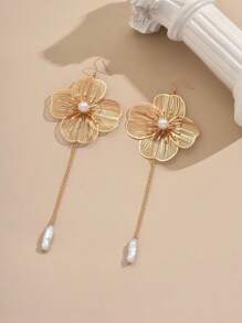 1 Paar modische Cut Out Blumen-Ohrringe mit eingelegter Kunstperle, elegant für Frauen, geeignet für Partys