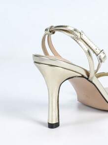 Sandales élégantes pour dames 2024, style de mode femme sexy à l'anglaise minimaliste et confortable, avec fines brides strass en or/argent/blanc brillant métallique en PU. Talons moyens hauts classiques, style socialite . Légères et pratiques pour la marche et les longues heures, style de rue