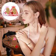 40 个草莓钥匙扣，包括 10 个草莓礼品钥匙扣和 10 个草莓手链，附有感谢标签，适合客人 - 多色 - 查看 9