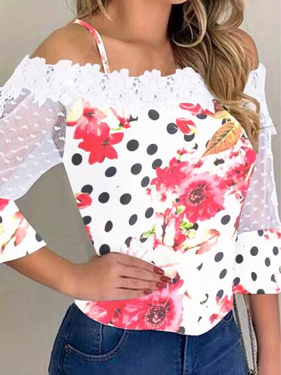Blusa holgada con panel de encaje y malla, con diseño floral y cuello off shoulder