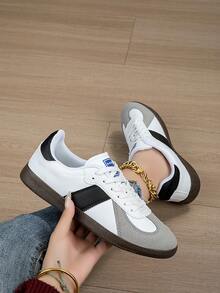 2025 新款男女通用白色系带休闲运动鞋，复古百搭透气轻便跑步鞋，情侣运动鞋
