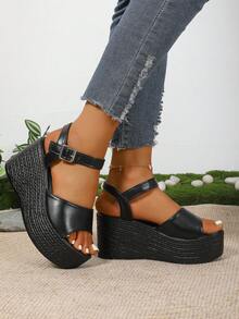 Sandalias de cuña con suela gruesa y estilo de moda para mujer de talla grande, con correa ajustable, Top cómoda, punta abierta, adecuadas para uso diario, vacaciones, fiestas, combinan bien con faldas y pantalones - Negro - Ver 3