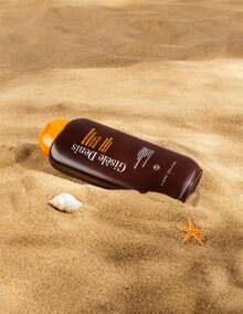 Gisele Denis Gisèle Denis Bronceador Inmediato Corporal. Formatos 200ml y 400ml. Con Tirosina, Vitamina C y E y Riboflavina (Vitamina B). Resistente al Agua. Fabricado en España. Entrega en 24/72h.