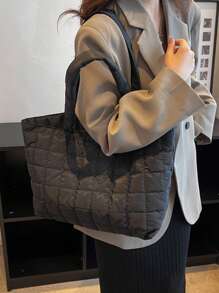 Ultra-Lightweight High-Capacity Quilted Tote Bag