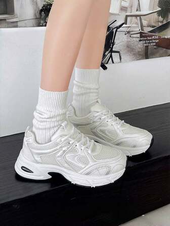 新款学院风厚底运动鞋，休闲运动鞋，网布和皮革拼接，透气舒适，多功能坡跟户外步行鞋，复古Gump鞋款，通勤必备