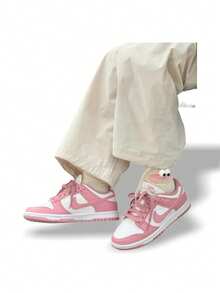 Nike Dunk Low Next Nature 女款低帮系带运动鞋 休闲舒适多功能训练鞋 DD1873-112 - 粉紅色 - 查看 8