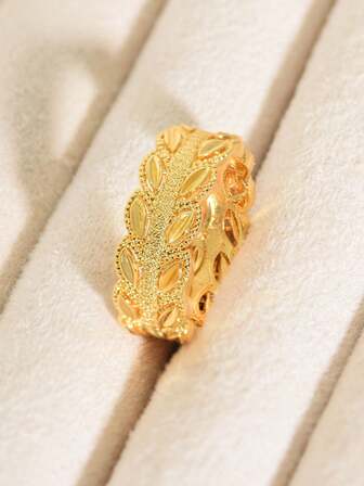 1pc Fashionable Versatile 24K Gold Plated Olive Leaf Design Ring, Suitable For Women's Daily, Party And Commuting Wear
