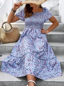 Plus Size Ditsy Floral Square Neck Short Sleeve Vacation Dress, Summer