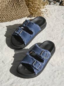 Sandales, sandales à franges et à boucle à semelle épaisse, élégantes et confortables pour femmes. Le design des glands reflète la mode et ajoute une sensation particulière à l'apparence globale. Une semelle épaisse et confortable ne fatiguera pas vos pieds après de longues marches.
