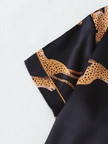 Conjunto de pijama de shorts y blusa de manga corta con estampado de leopardo para mujer