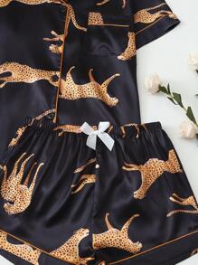 Conjunto de pijama de shorts y blusa de manga corta con estampado de leopardo para mujer