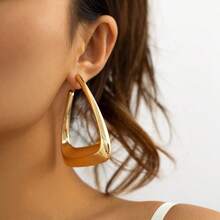 1 Pair Retro Geometric Minimalist Oversized Triangle Earrings, Fashion - Yellow Gold - View 3