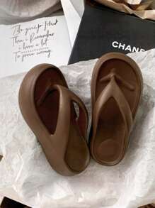1 Pair Brown Thick Bottom Flip Flops, Suitable For Beach, Vacation, Commuting, Home, Office, Outdoor Wear, Lightweight & Comfortable Summer Sandals