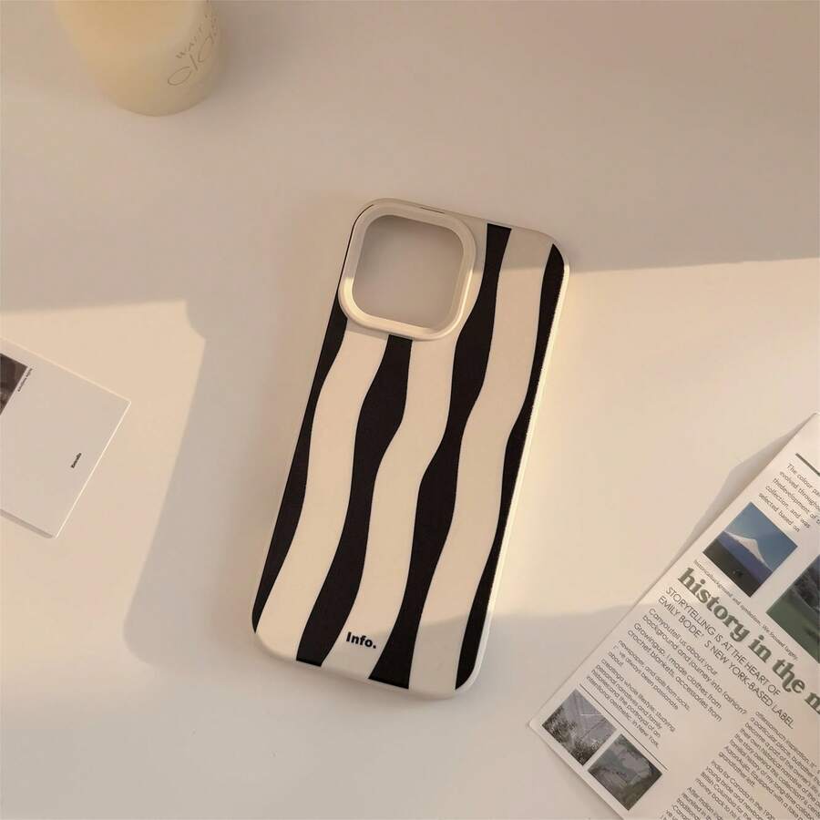 1 Pc Glossy Black Striped Phone Case Compatible With IPhone 16, 16 Plus, 16 Pro, 16 Pro Max (GUCADI) Waterproof Shockproof Anti-Fall Scratch Resistant - Black and White - View 1