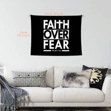 1 pezzo Arazzo in terylene con citazione ispiratrice religiosa "La fede vince la paura", decorazione da parete in bianco e nero con citazione biblica, per la casa, l'appartamento, il soggiorno, dimensioni 230 cm x 180 cm, arazzo con slogan cristiano