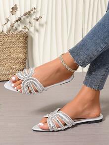 春夏新款女士H型拖鞋，时尚休闲罗马风格一脚蹬凉鞋，舒适休闲凉鞋，黑色、米色、棕色，时尚博主推荐的平底压花凉鞋，沙漠钥匙法式优雅水钻厚底坡跟凉鞋，夏季沙滩鞋，极简主义室内防滑户外穿鳄鱼纹凉鞋，百搭夏季平底金属装饰凉鞋 - 銀色 - 查看 5