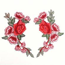 1 paio (2 pezzi) Set di Applicazioni ricamate a fiori rosso brillante, Applicazioni in tessuto da cucire per jeans, cappelli e borse - Adesivi in tessuto eleganti con disegni floreali dettagliati