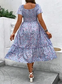 Plus Size Ditsy Floral Square Neck Short Sleeve Vacation Dress, Summer